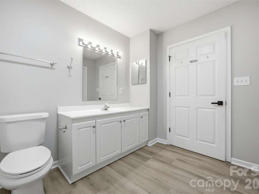 1297 Creekview Drive, Gastonia, NC 28052.  MLS# CAR4418917, YatesRealty ID 47921. 