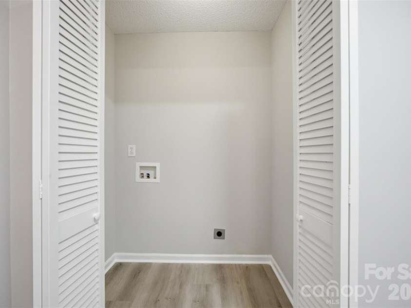 1297 Creekview Drive, Gastonia, NC 28052.  MLS# CAR4418917, YatesRealty ID 47921. 