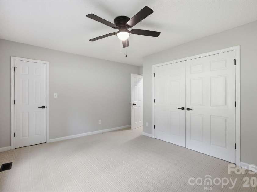 1297 Creekview Drive, Gastonia, NC 28052.  MLS# CAR4418917, YatesRealty ID 47921. 