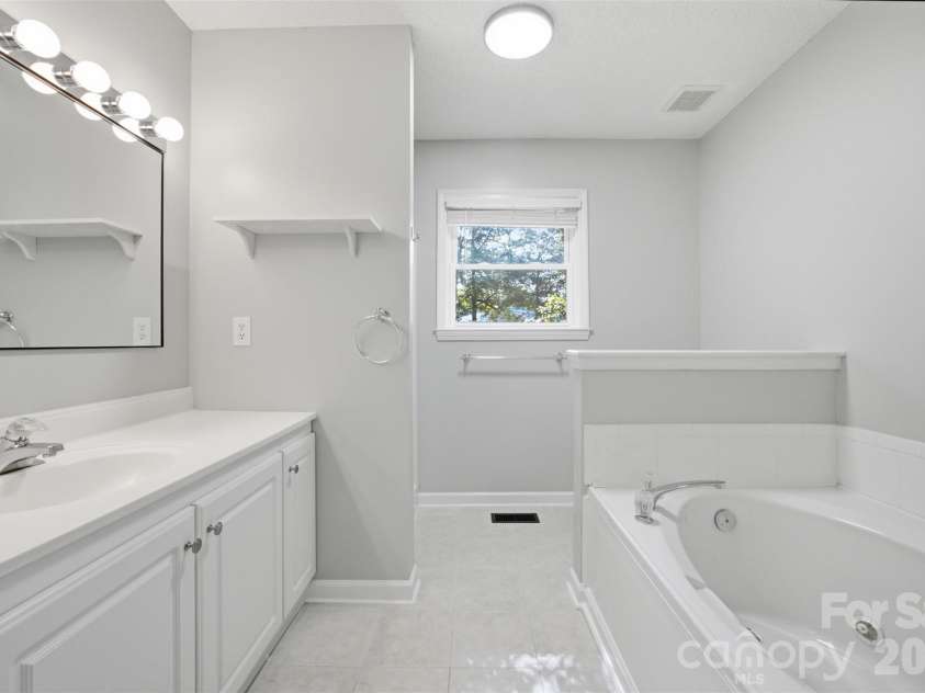 1297 Creekview Drive, Gastonia, NC 28052.  MLS# CAR4418917, YatesRealty ID 47921. 