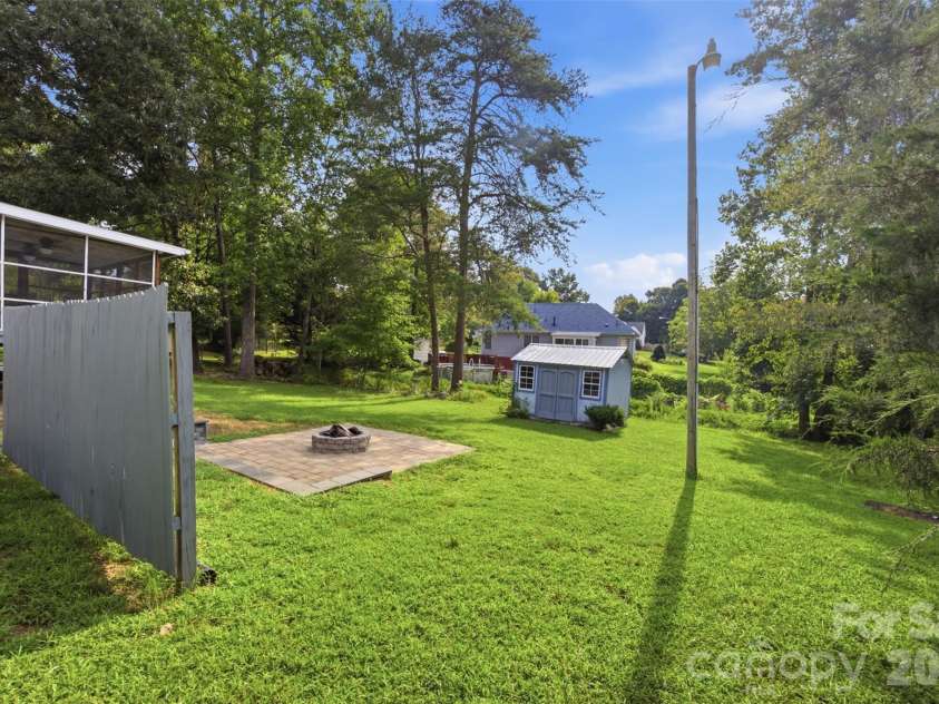 1297 Creekview Drive, Gastonia, NC 28052.  MLS# CAR4418917, YatesRealty ID 47921. 