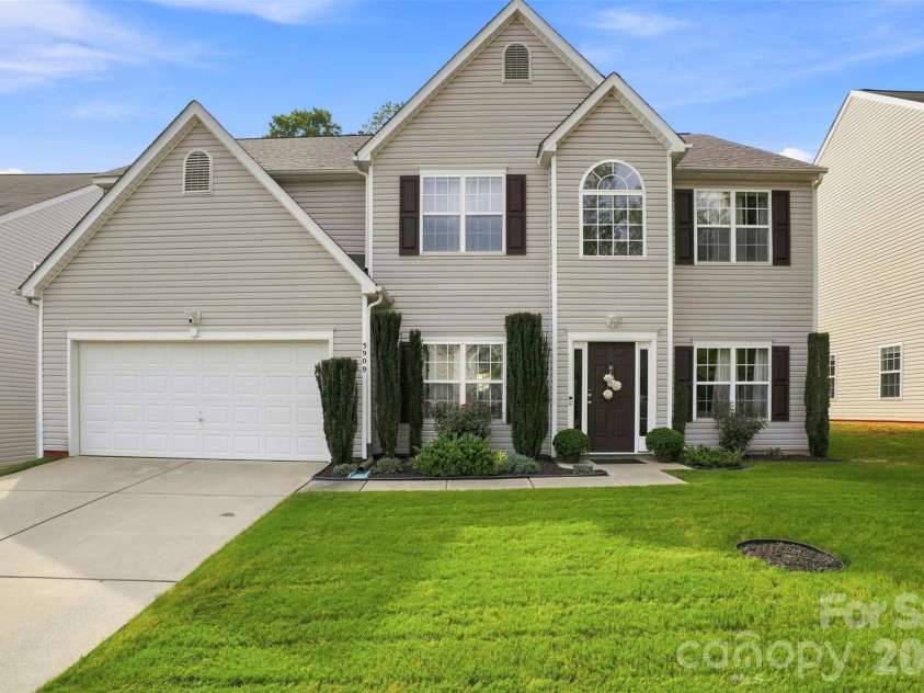 5909 Parkstone Drive, Matthews, NC 28104.  MLS# CAR4419863, YatesRealty ID 47922. 