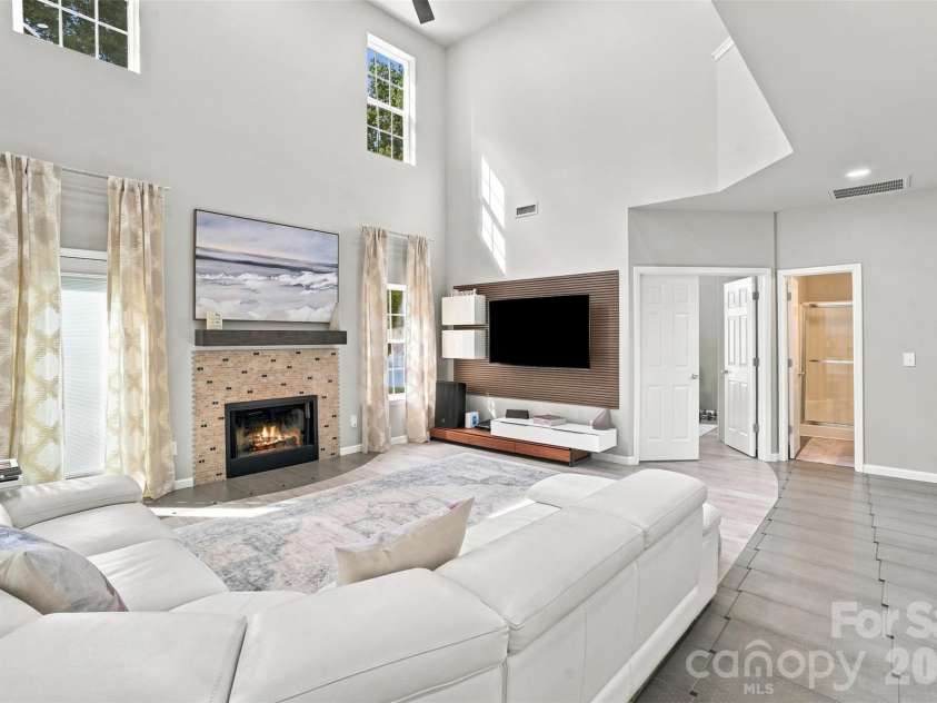5909 Parkstone Drive, Matthews, NC 28104.  MLS# CAR4419863, YatesRealty ID 47922. 