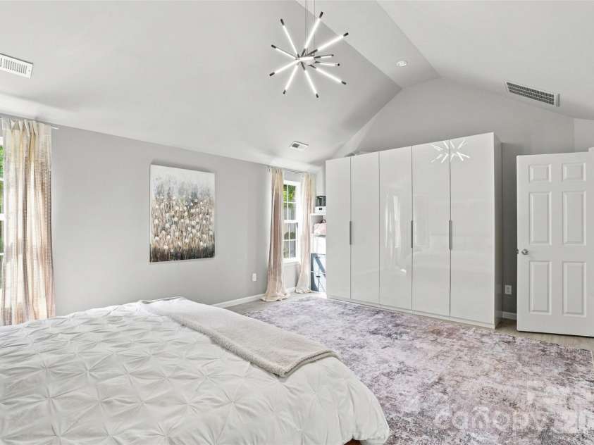 5909 Parkstone Drive, Matthews, NC 28104.  MLS# CAR4419863, YatesRealty ID 47922. 
