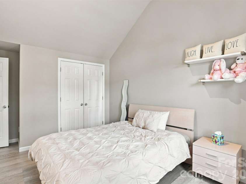 5909 Parkstone Drive, Matthews, NC 28104.  MLS# CAR4419863, YatesRealty ID 47922. 