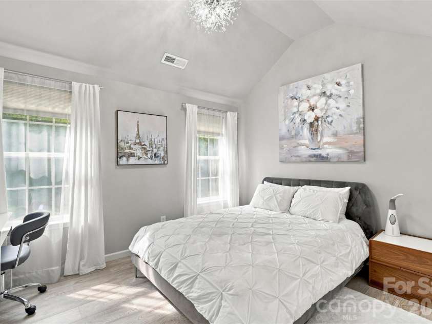 5909 Parkstone Drive, Matthews, NC 28104.  MLS# CAR4419863, YatesRealty ID 47922. 