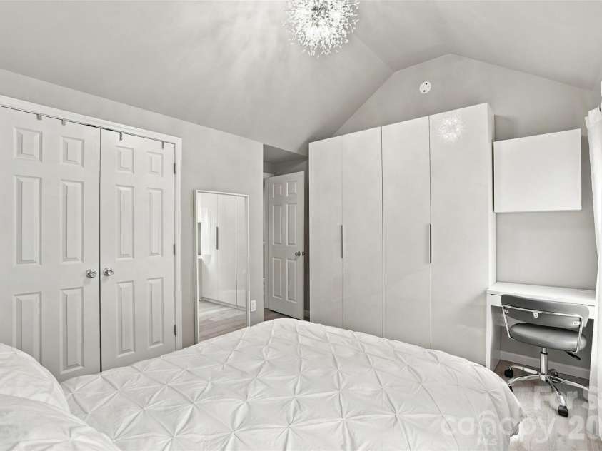 5909 Parkstone Drive, Matthews, NC 28104.  MLS# CAR4419863, YatesRealty ID 47922. 