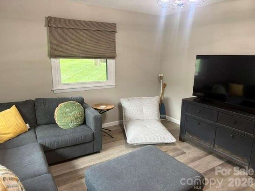 150 Shady Cove Drive, Troutman, NC 28166.  MLS# CAR4419626, YatesRealty ID 47923. Upper level den
