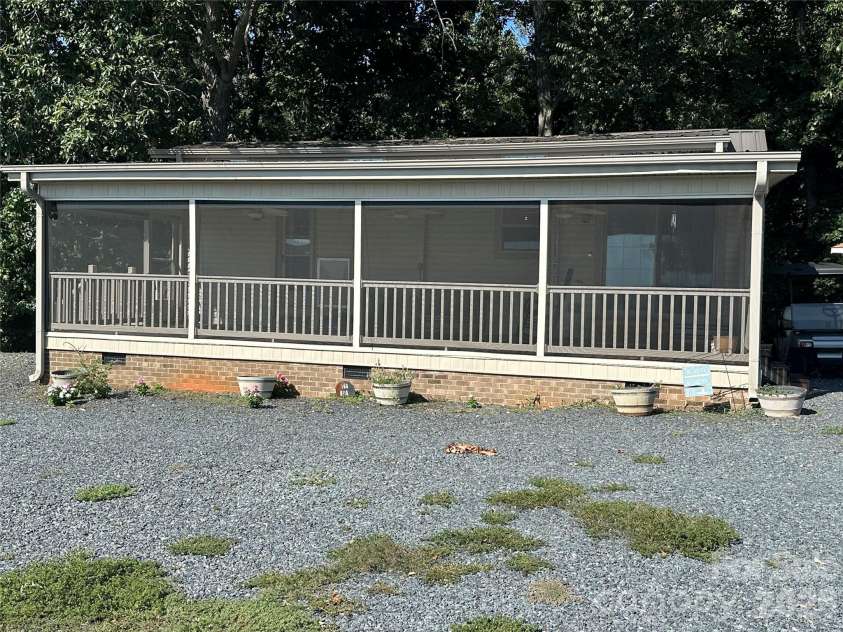 160 Grand View Drive, New London, NC 28127.  MLS# CAR4418157, YatesRealty ID 47924. 