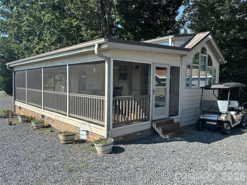 160 Grand View Drive, New London, NC 28127.  MLS# CAR4418157, YatesRealty ID 47924. 