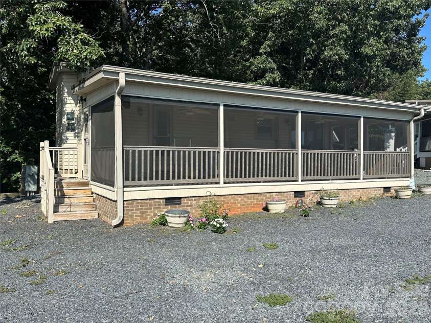 160 Grand View Drive, New London, NC 28127.  MLS# CAR4418157, YatesRealty ID 47924. 