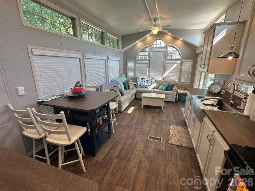 160 Grand View Drive, New London, NC 28127.  MLS# CAR4418157, YatesRealty ID 47924. 