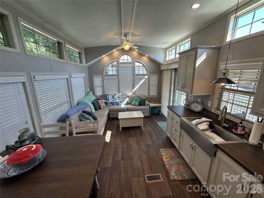 160 Grand View Drive, New London, NC 28127.  MLS# CAR4418157, YatesRealty ID 47924. 