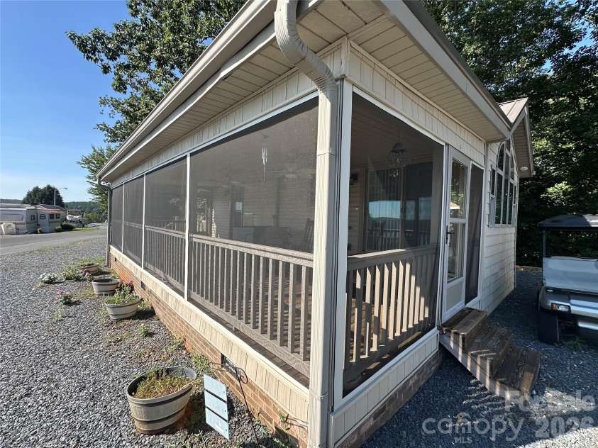160 Grand View Drive, New London, NC 28127.  MLS# CAR4418157, YatesRealty ID 47924. 