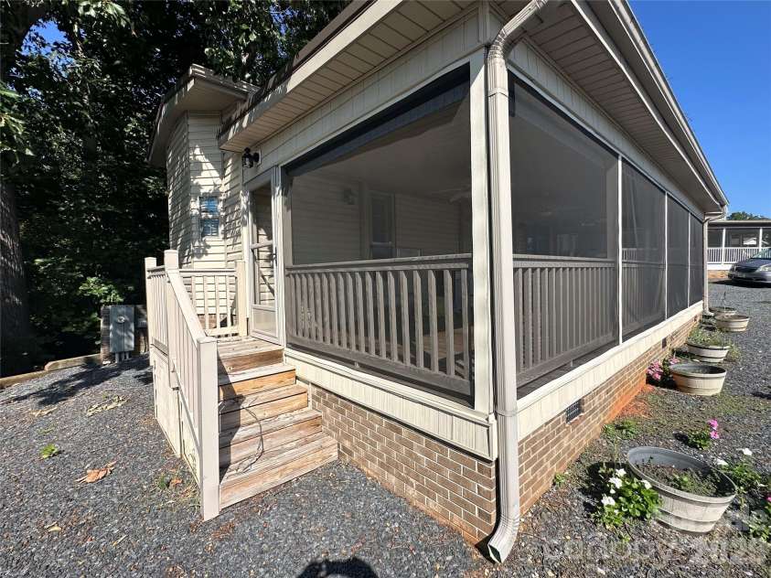 160 Grand View Drive, New London, NC 28127.  MLS# CAR4418157, YatesRealty ID 47924. 