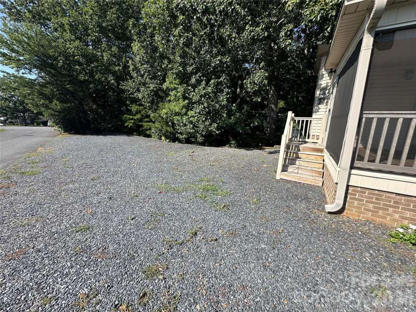 160 Grand View Drive, New London, NC 28127.  MLS# CAR4418157, YatesRealty ID 47924. 