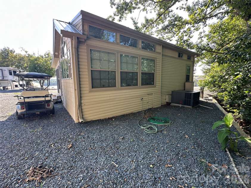 160 Grand View Drive, New London, NC 28127.  MLS# CAR4418157, YatesRealty ID 47924. 