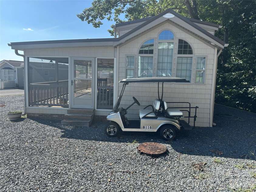 160 Grand View Drive, New London, NC 28127.  MLS# CAR4418157, YatesRealty ID 47924. 