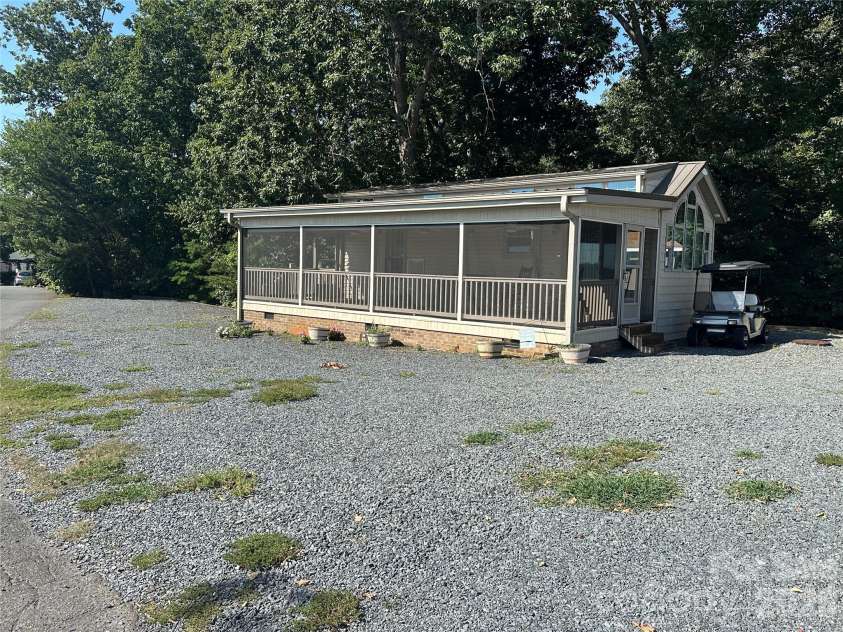160 Grand View Drive, New London, NC 28127.  MLS# CAR4418157, YatesRealty ID 47924. 