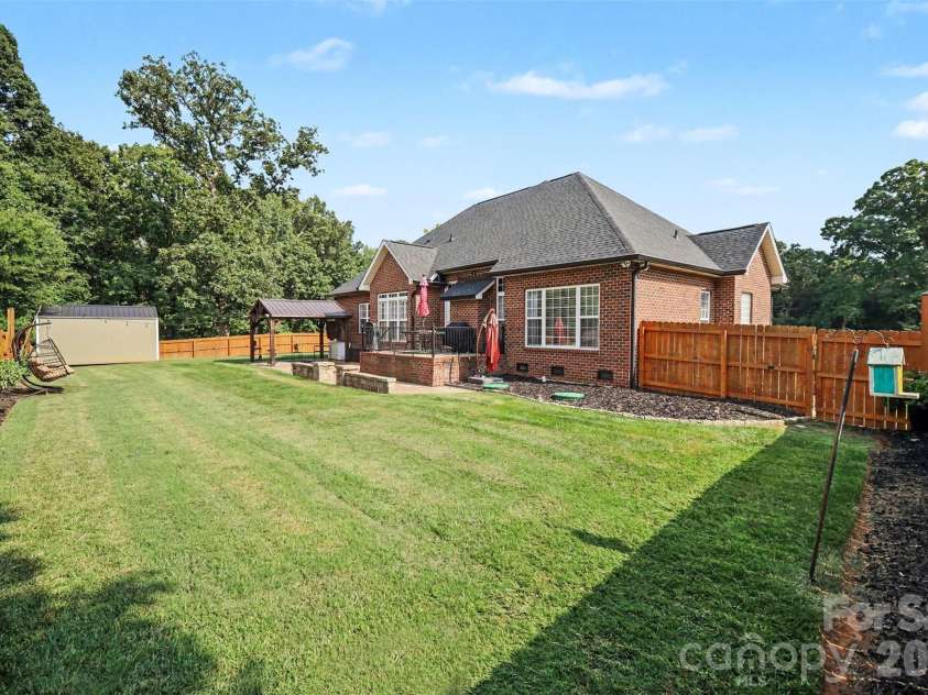 2013 Buckthorn Court, Gastonia, NC 28056.  MLS# CAR4418859, YatesRealty ID 47929. 