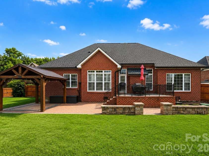 2013 Buckthorn Court, Gastonia, NC 28056.  MLS# CAR4418859, YatesRealty ID 47929. 