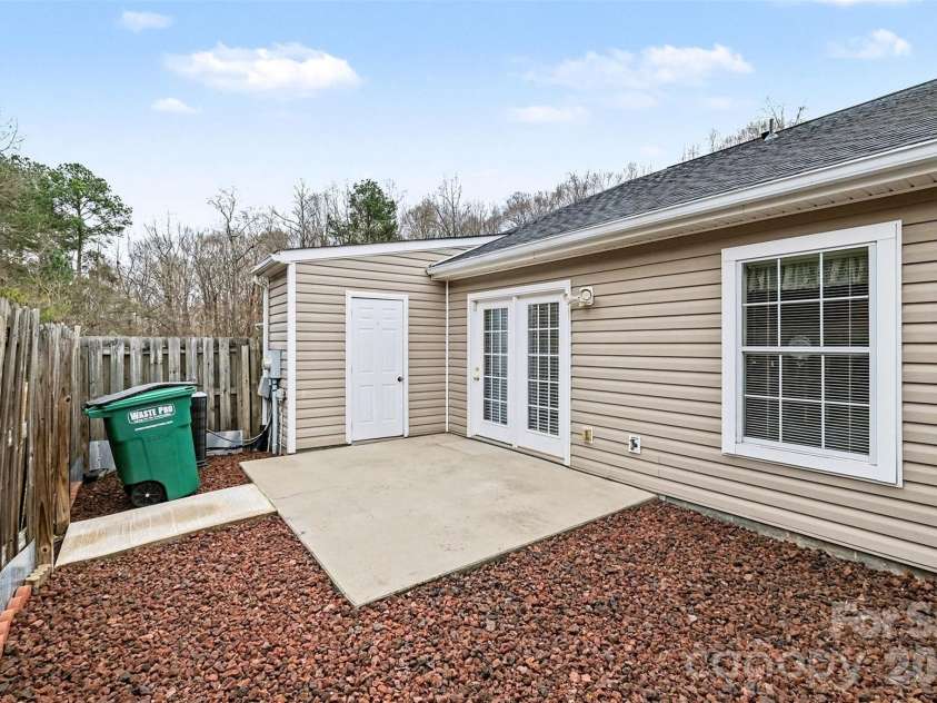 2073 Pin Oak Place, Cramerton, NC 28032.  MLS# CAR4336904, YatesRealty ID 4793. 