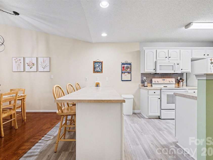 2073 Pin Oak Place, Cramerton, NC 28032.  MLS# CAR4336904, YatesRealty ID 4793. 