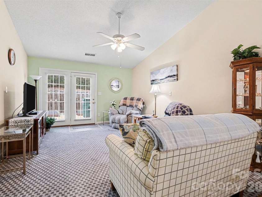 2073 Pin Oak Place, Cramerton, NC 28032.  MLS# CAR4336904, YatesRealty ID 4793. 