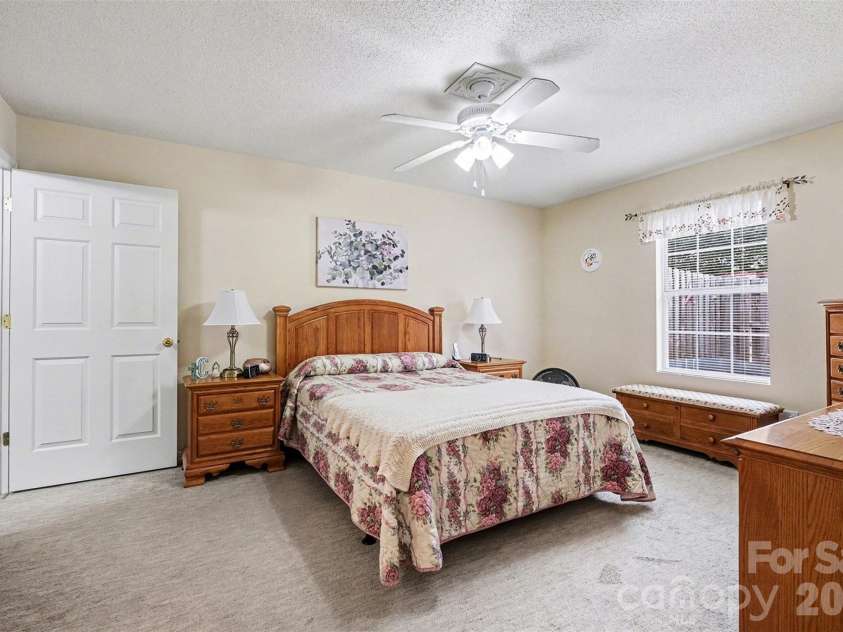 2073 Pin Oak Place, Cramerton, NC 28032.  MLS# CAR4336904, YatesRealty ID 4793. 