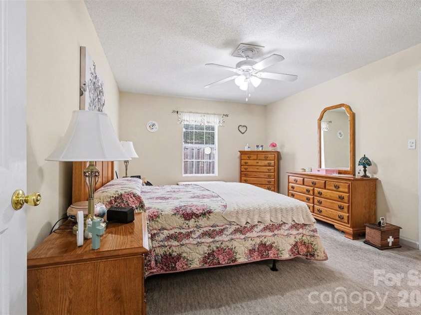 2073 Pin Oak Place, Cramerton, NC 28032.  MLS# CAR4336904, YatesRealty ID 4793. 