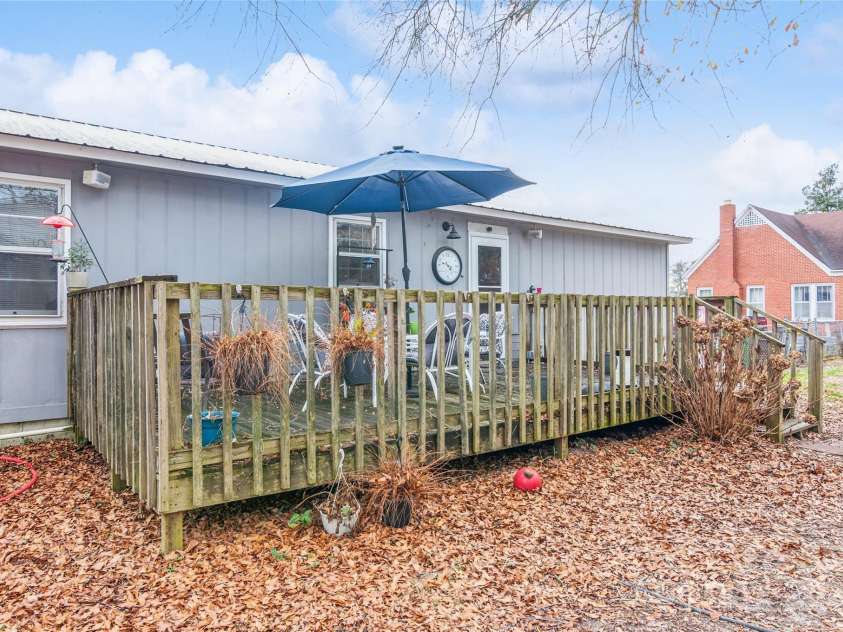 511 Church Street, Kershaw, SC 29067.  MLS# CAR4279786, YatesRealty ID 4793. 