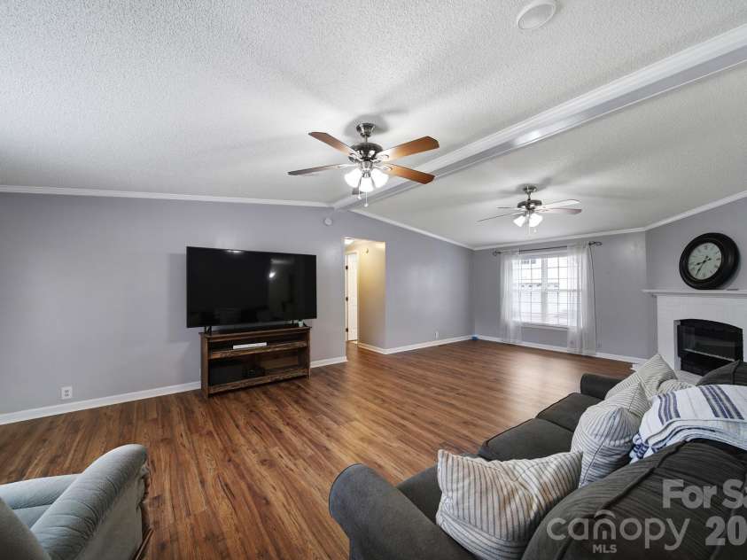 1421 Suttle Road, Lancaster, SC 29720.  MLS# CAR4419575, YatesRealty ID 47931. 