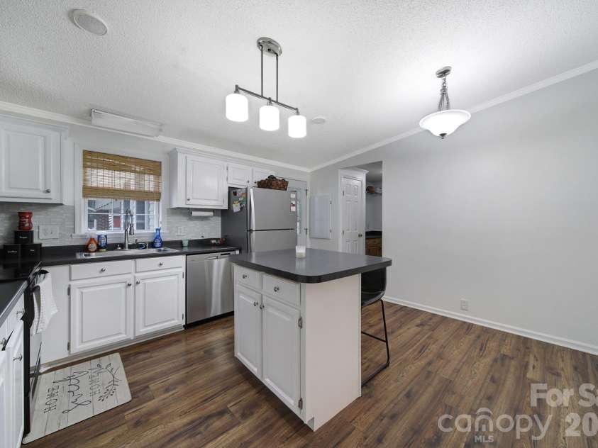 1421 Suttle Road, Lancaster, SC 29720.  MLS# CAR4419575, YatesRealty ID 47931. 