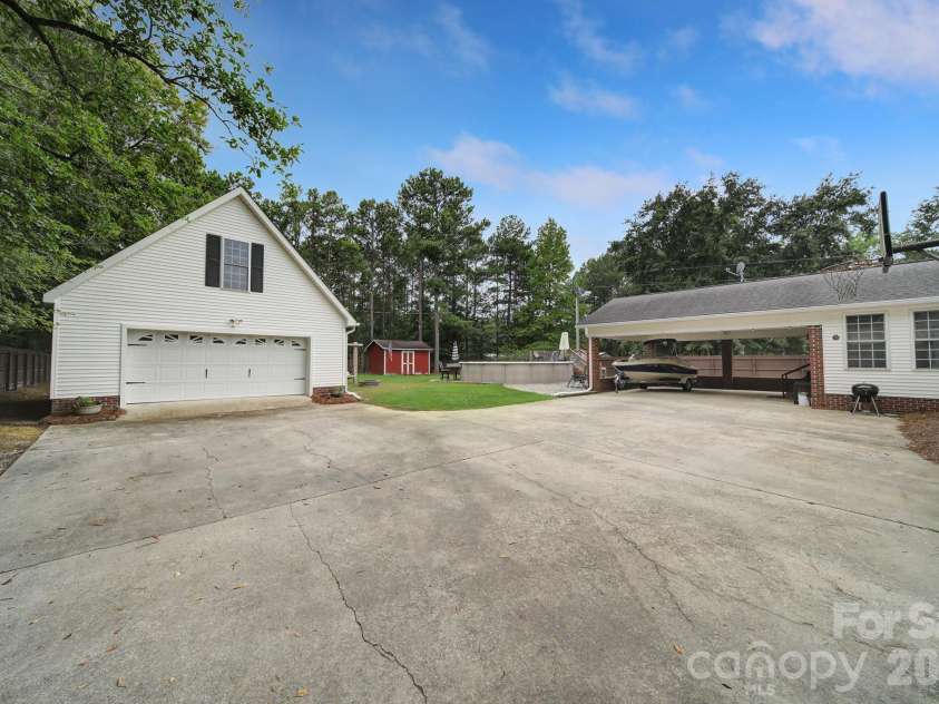 1421 Suttle Road, Lancaster, SC 29720.  MLS# CAR4419575, YatesRealty ID 47931. 