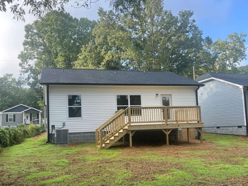 1324 Jay Avenue, Gastonia, NC 28052.  MLS# CAR4419655, YatesRealty ID 47932. 