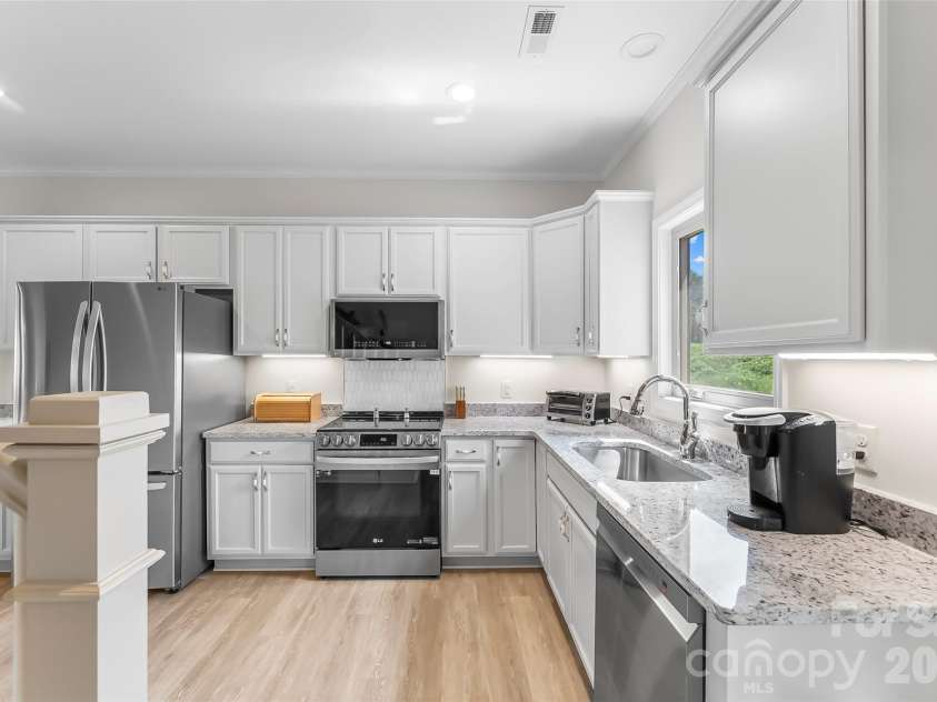 962 Trial Place, Newton, NC 28658.  MLS# CAR4418018, YatesRealty ID 47935. 