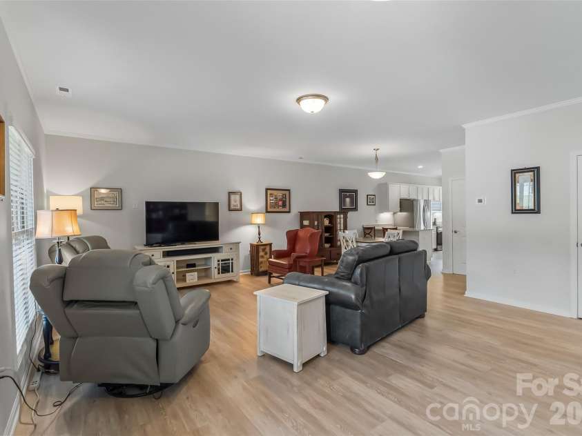 962 Trial Place, Newton, NC 28658.  MLS# CAR4418018, YatesRealty ID 47935. 