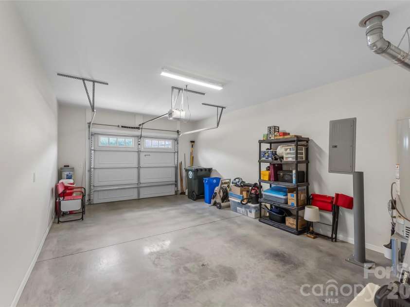 962 Trial Place, Newton, NC 28658.  MLS# CAR4418018, YatesRealty ID 47935. 