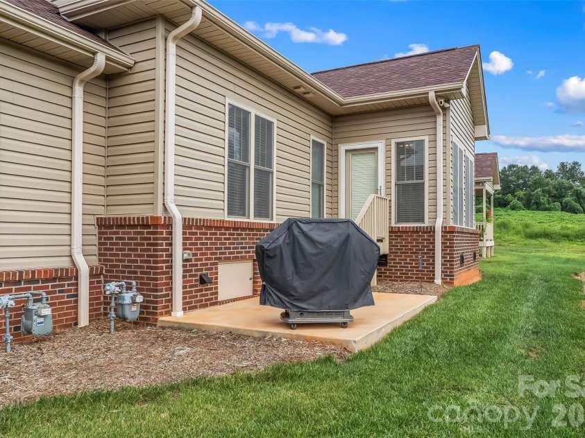 962 Trial Place, Newton, NC 28658.  MLS# CAR4418018, YatesRealty ID 47935. 