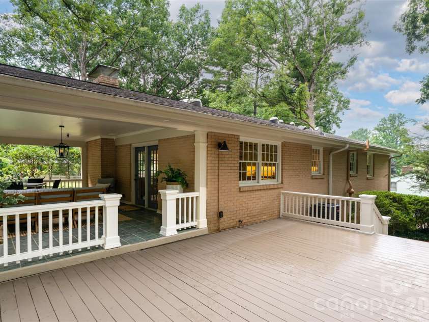 30 Stockwood Road, Asheville, NC 28803.  MLS# CAR4416997, YatesRealty ID 47939. 