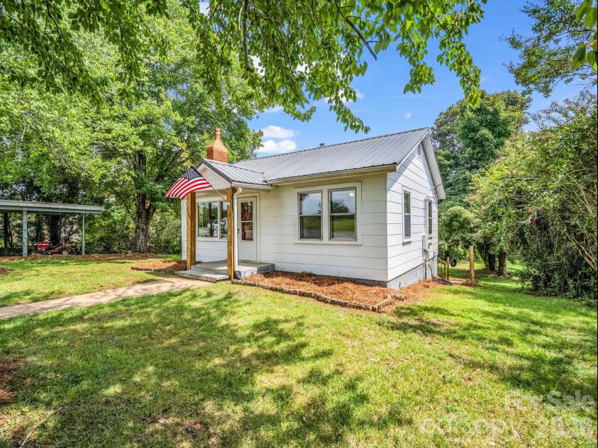 1302 Startown Road, Lincolnton, NC 28092.  MLS# CAR4417034, YatesRealty ID 47941. 