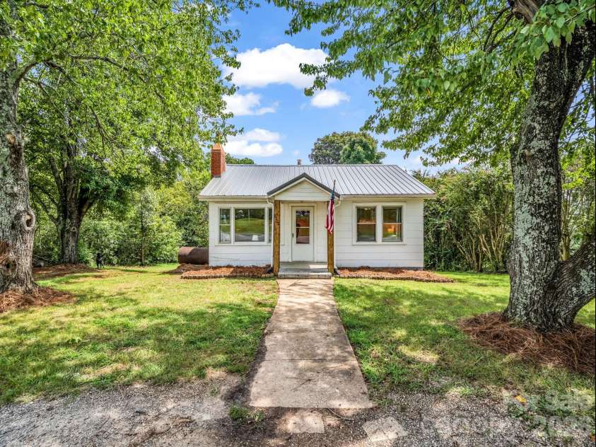 1302 Startown Road, Lincolnton, NC 28092.  MLS# CAR4417034, YatesRealty ID 47941. 