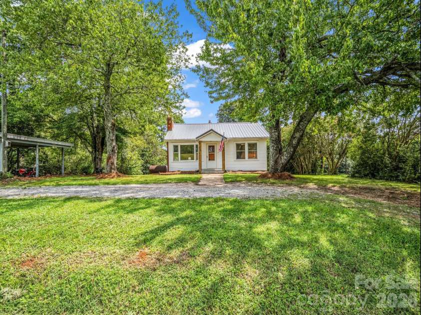1302 Startown Road, Lincolnton, NC 28092.  MLS# CAR4417034, YatesRealty ID 47941. 