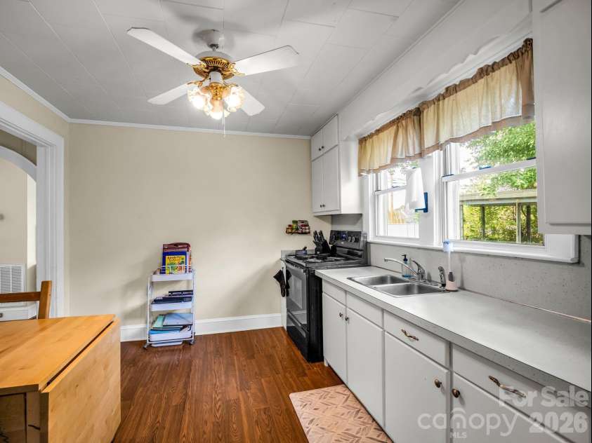 1302 Startown Road, Lincolnton, NC 28092.  MLS# CAR4417034, YatesRealty ID 47941. Kitche n