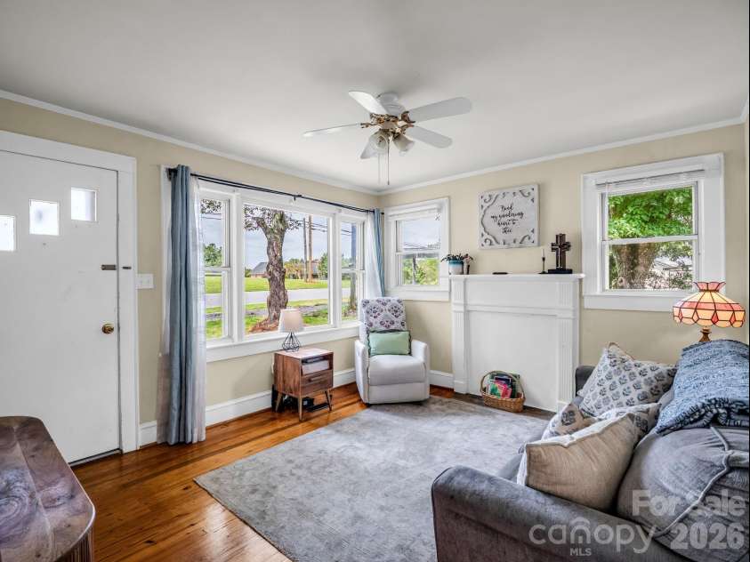 1302 Startown Road, Lincolnton, NC 28092.  MLS# CAR4417034, YatesRealty ID 47941. Kitchen