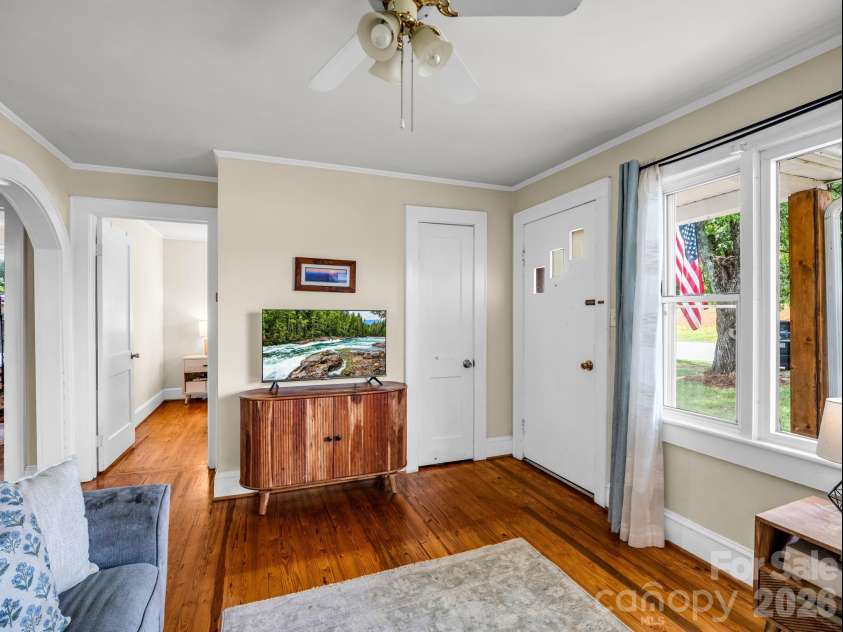 1302 Startown Road, Lincolnton, NC 28092.  MLS# CAR4417034, YatesRealty ID 47941. LR