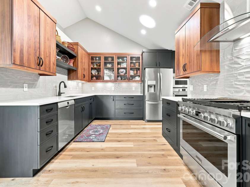 100 Mountain Meadow Circle, Weaverville, NC 28787.  MLS# CAR4413664, YatesRealty ID 47942. 