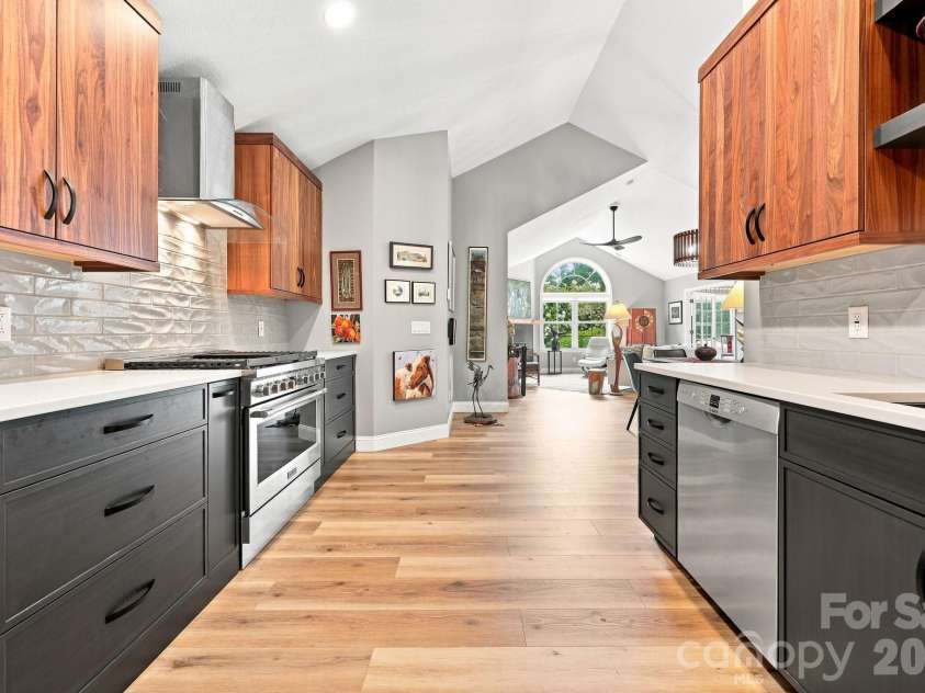 100 Mountain Meadow Circle, Weaverville, NC 28787.  MLS# CAR4413664, YatesRealty ID 47942. 