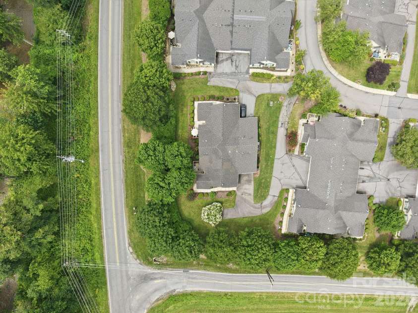 100 Mountain Meadow Circle, Weaverville, NC 28787.  MLS# CAR4413664, YatesRealty ID 47942. 