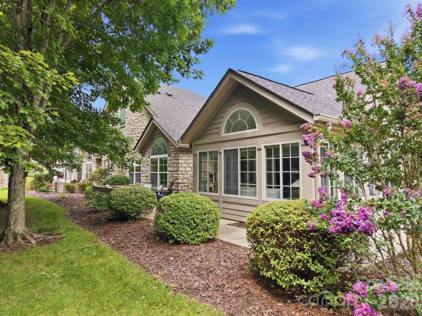 100 Mountain Meadow Circle, Weaverville, NC 28787.  MLS# CAR4413664, YatesRealty ID 47942. 